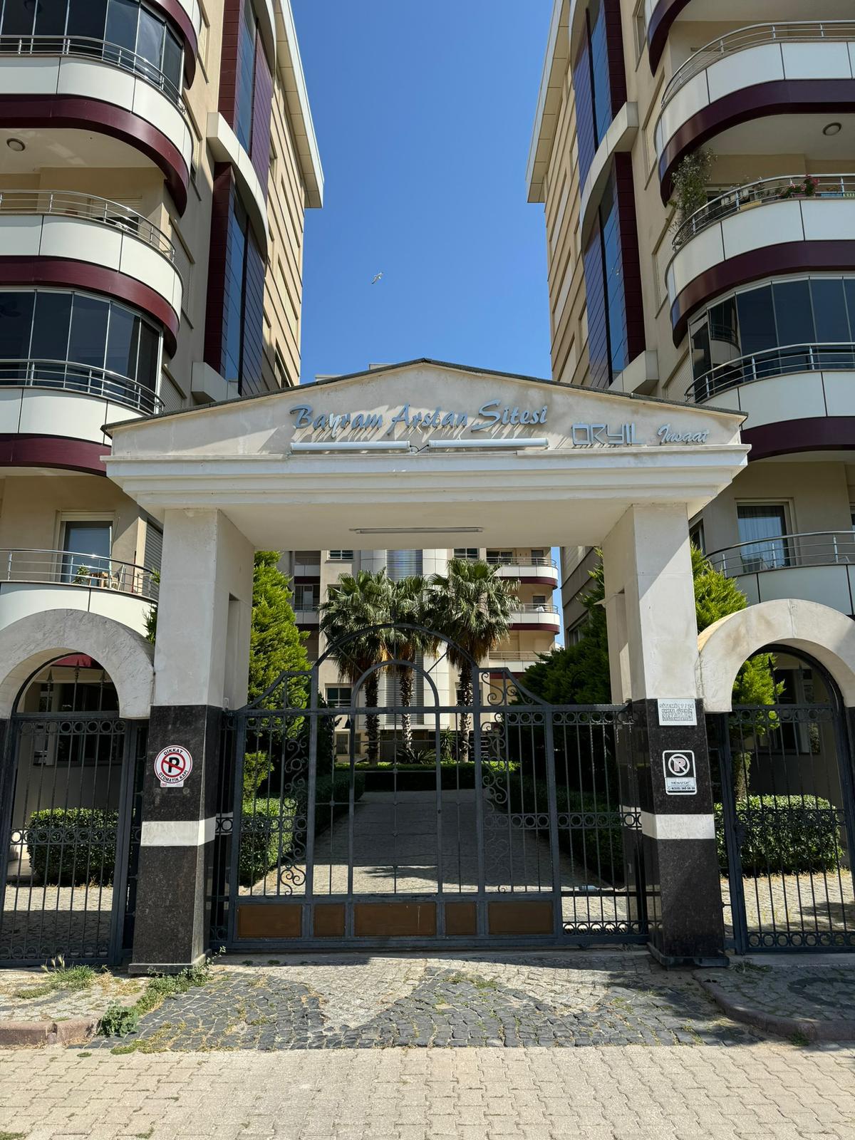 Bayraklı, İzmir - Bayram Aslan Sitesi